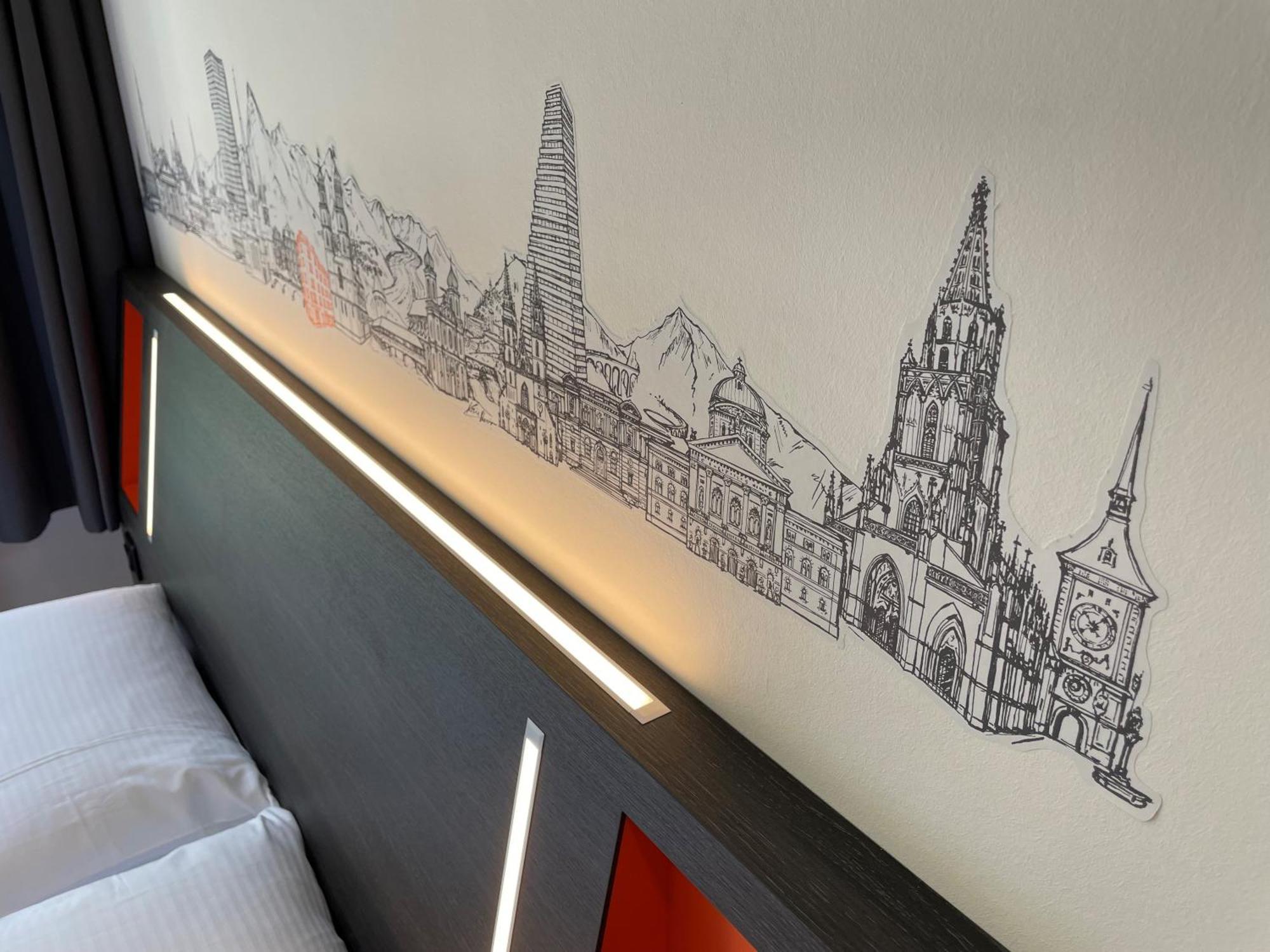 Easyhotel Zuerich Main Station Exterior foto